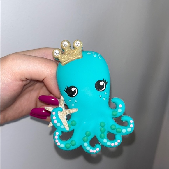 Bath & Body Works Teal Octopus Hand Sanitizer Keychain - Picture 4 of 5
